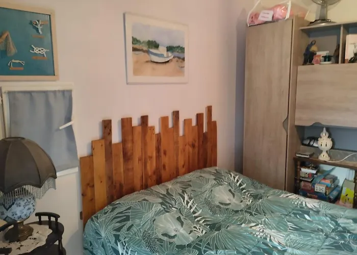 Sam Su Fi Maison De Bord De *